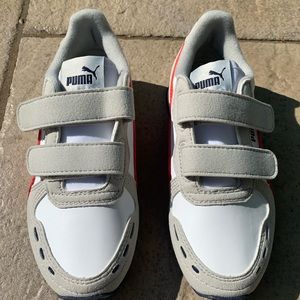 Brand new Puma Boys Sneakers